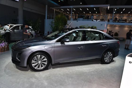 Benzine ou carburant électrique 2024 Hongqi Eqm5 voiture Noir couleur Ventilation efficace du siège